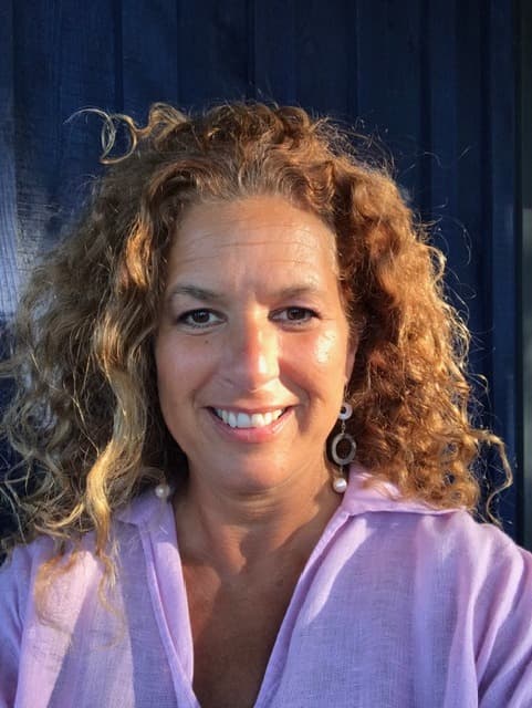 Lisa with her handmade Figs & Honey skincare line